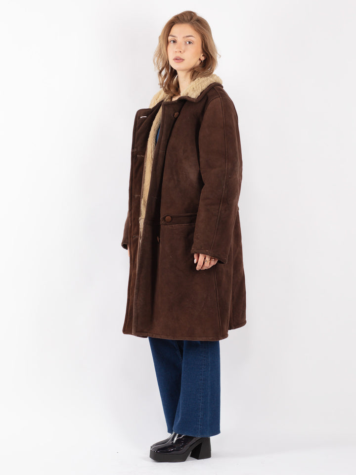 Vintage 70's Women Sheepskin Coat in Brown