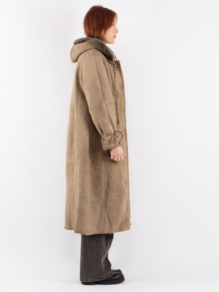 Vintage 70's Women Sheepskin Coat in Beige