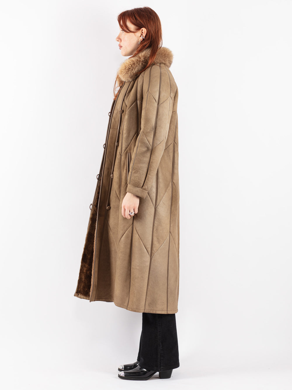 Vintage 70's Women Sheepskin Coat in Beige