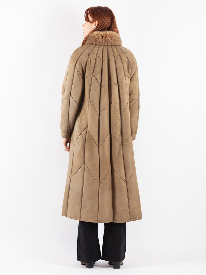 Vintage 70's Women Sheepskin Coat in Beige