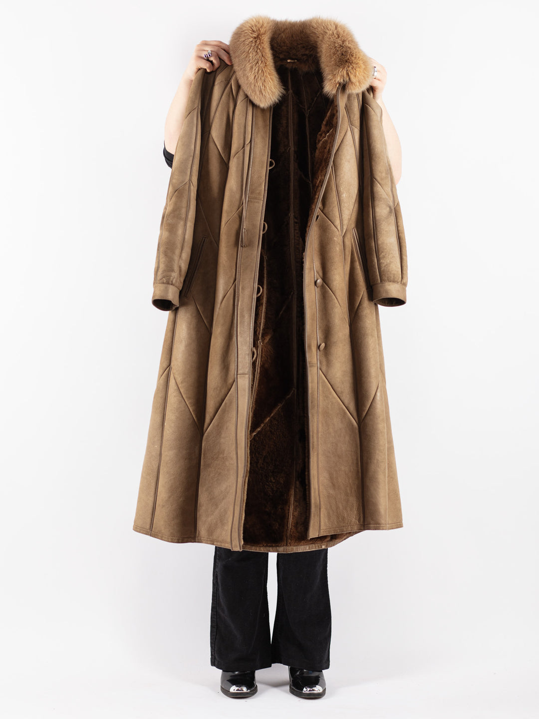 Vintage 70's Women Sheepskin Coat in Beige