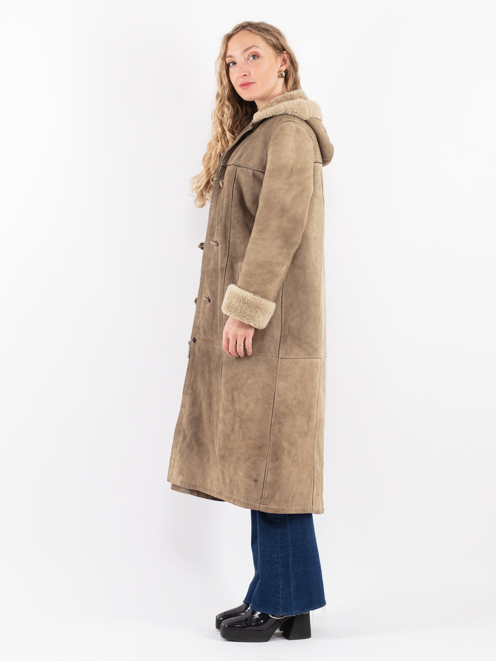 Vintage 70's Women Sheepskin Coat in Beige