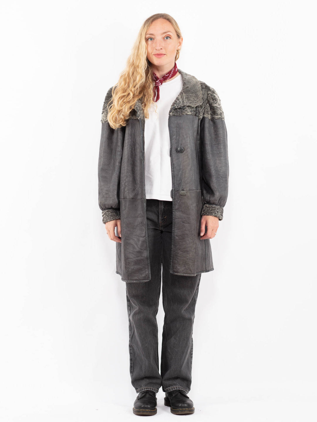 Vintage 70's Women Sheepskin Coat in GrayA0619