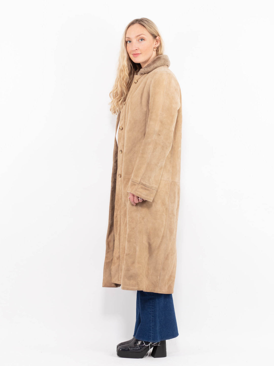 Vintage 70's Women Sheepskin Coat in BeigeA1005