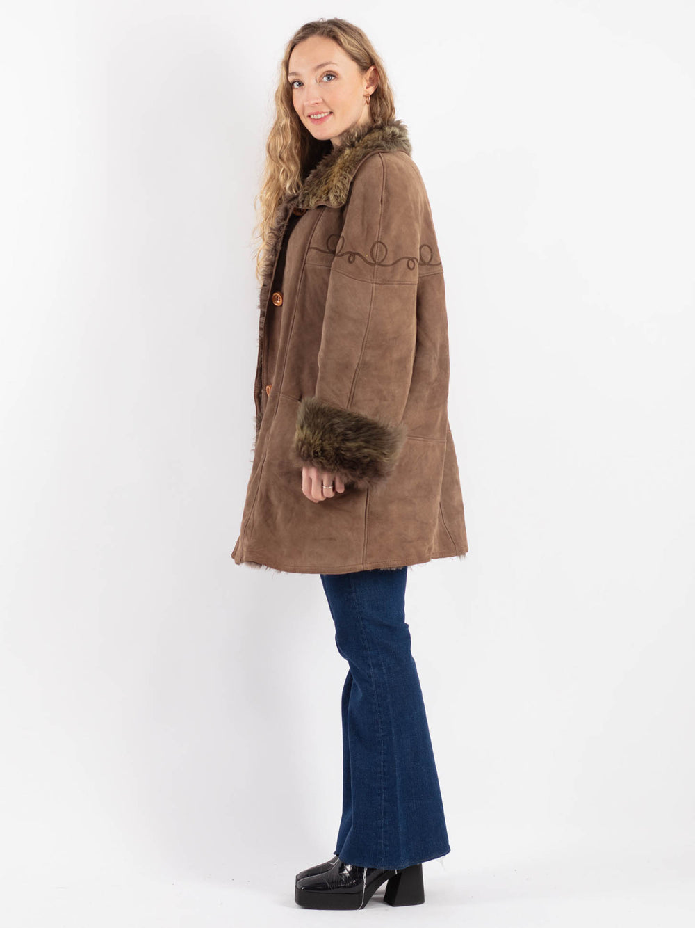 Vintage 70's Women Sheepskin Coat in Beige