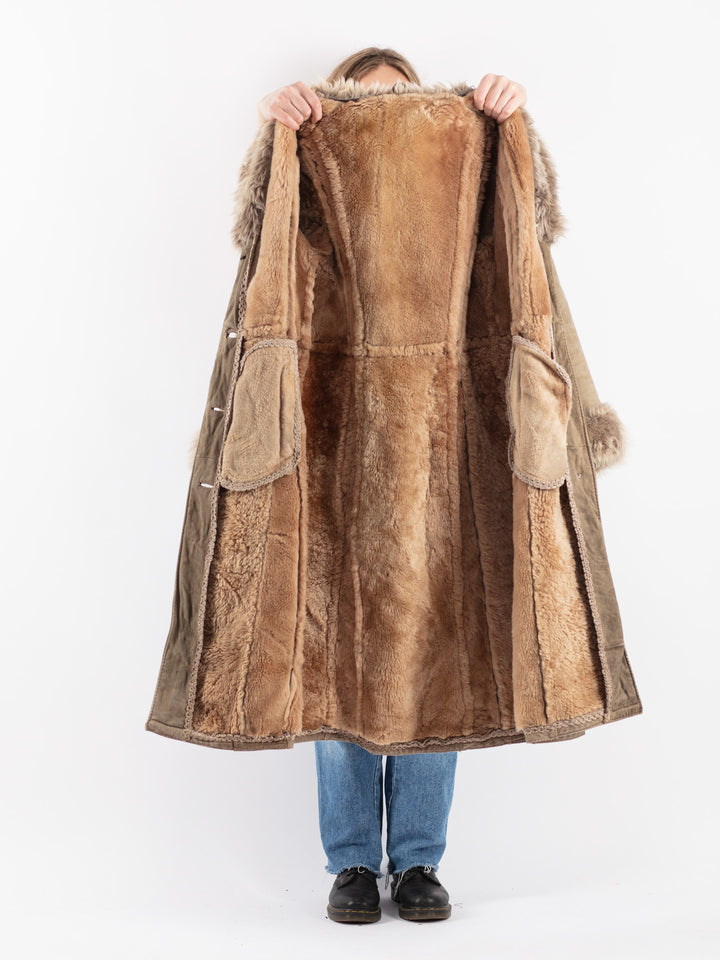 Vintage 70's Women Sheepskin Coat in Beige