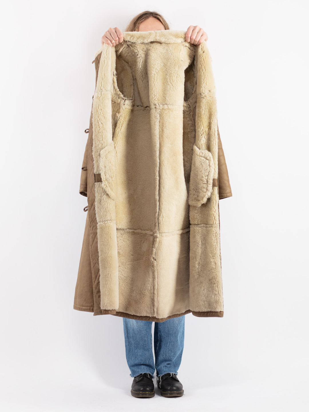 Vintage 70's Women Sheepskin Coat in Beige