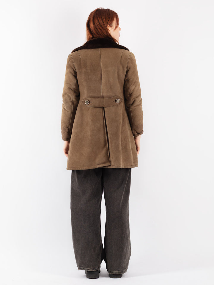 Vintage 70's Women Sheepskin Coat in BeigeV8488