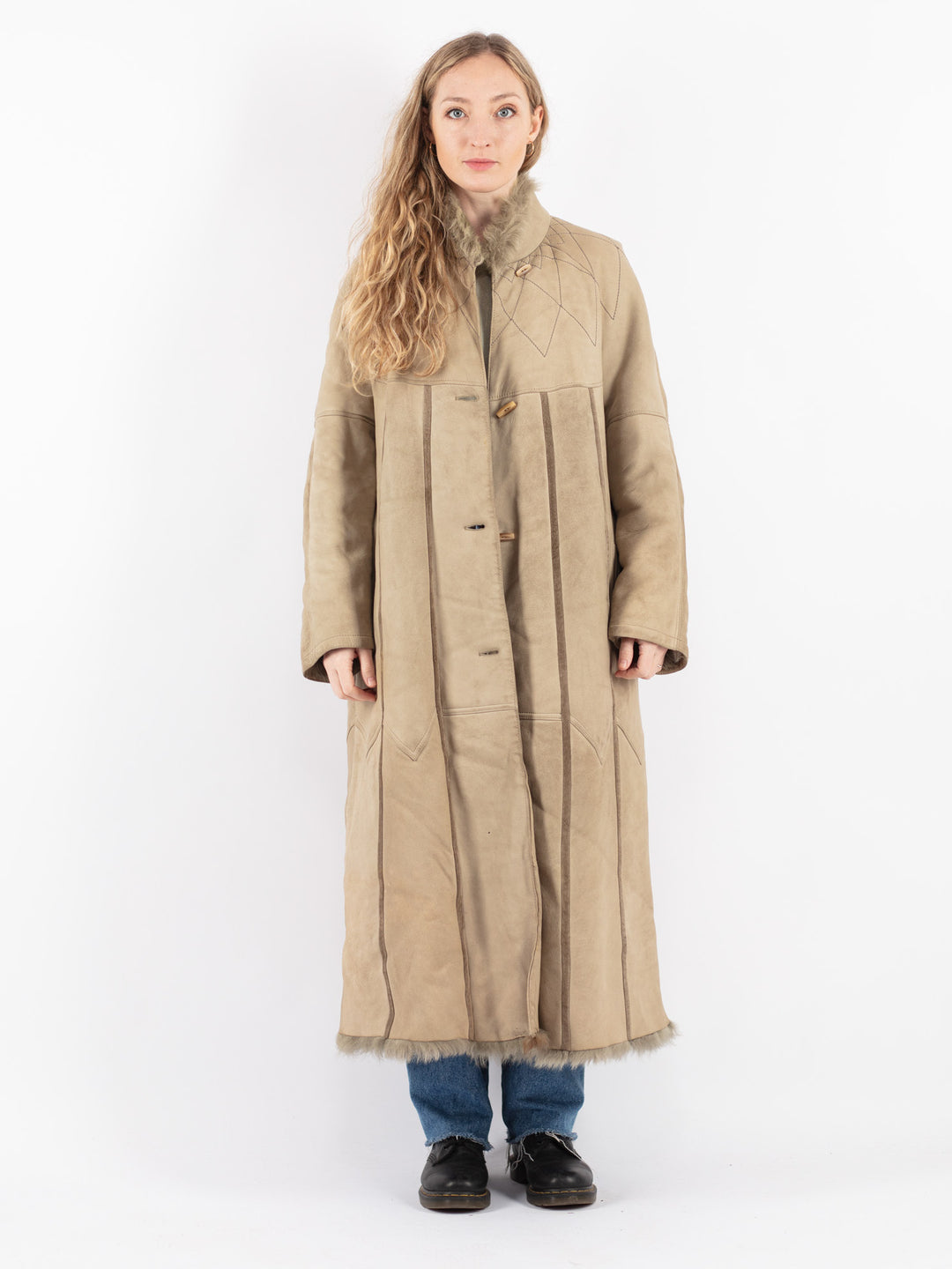 Vintage 70's Women Sheepskin Coat in Beige
