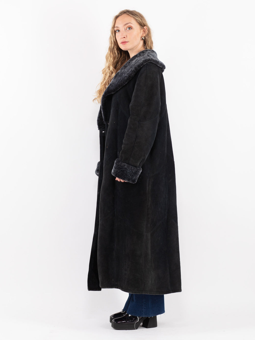 Vintage 70's Women Sheepskin Coat in Black