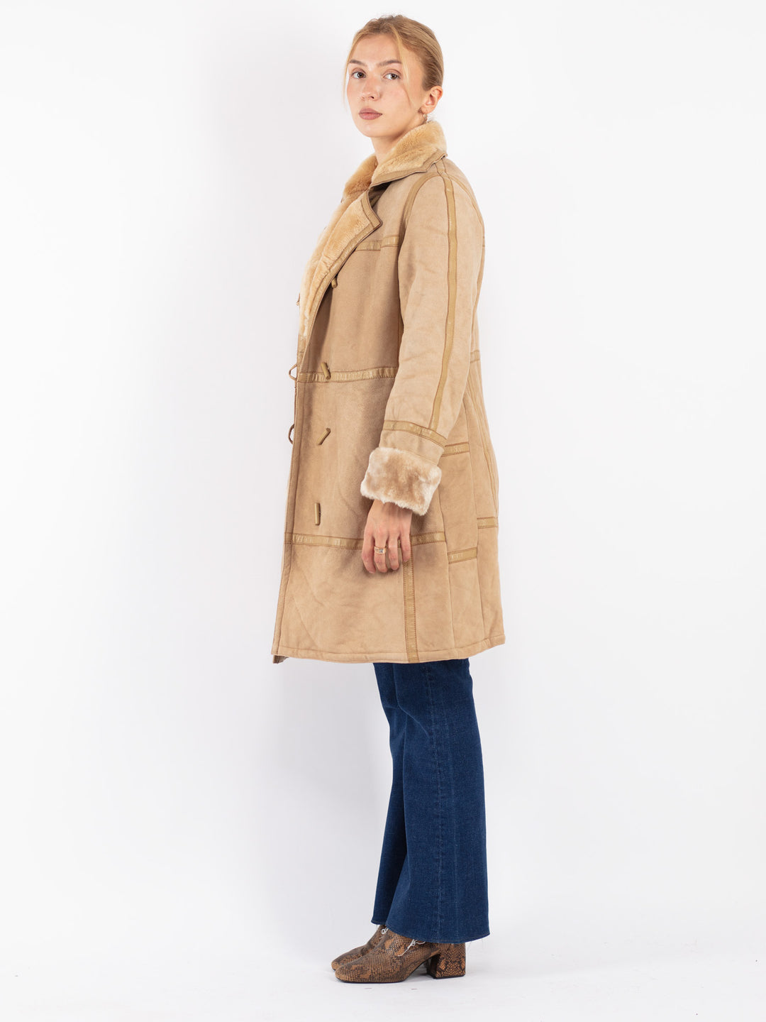 Vintage 70's Women Sheepskin Coat in Beige