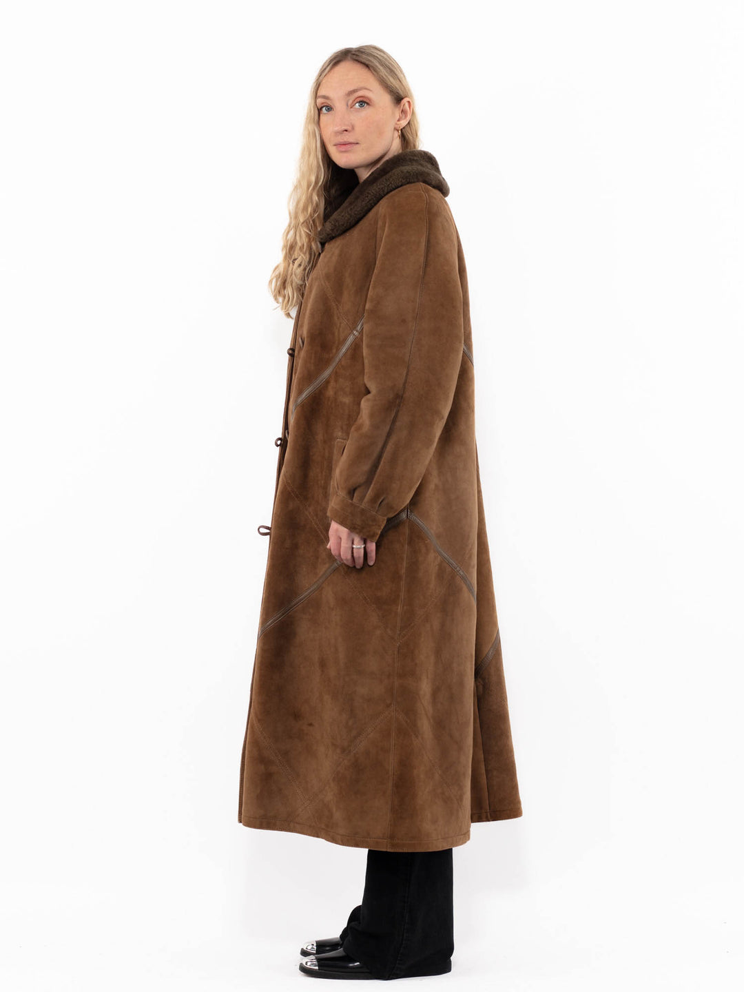 Vintage 70's Women Sheepskin Coat in BrownA0922