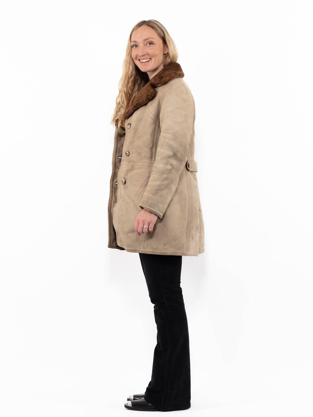 Vintage 70's Women Sheepskin Coat in BeigeA0923