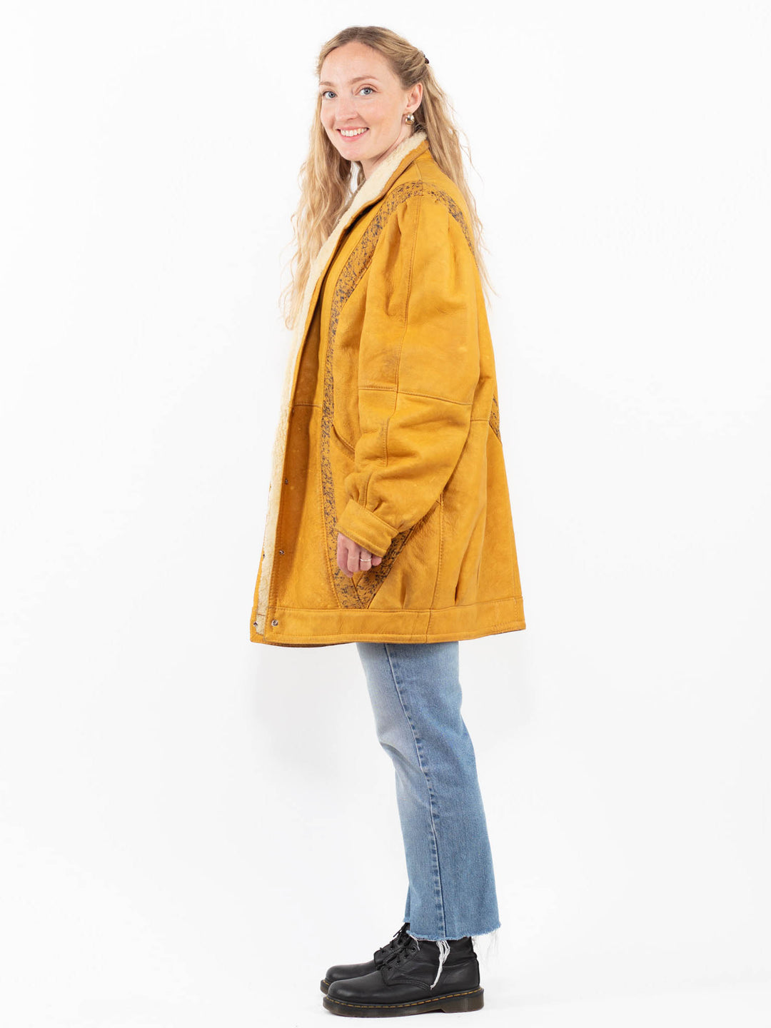 Vintage 70's Women Sheepskin Coat in YellowA0298