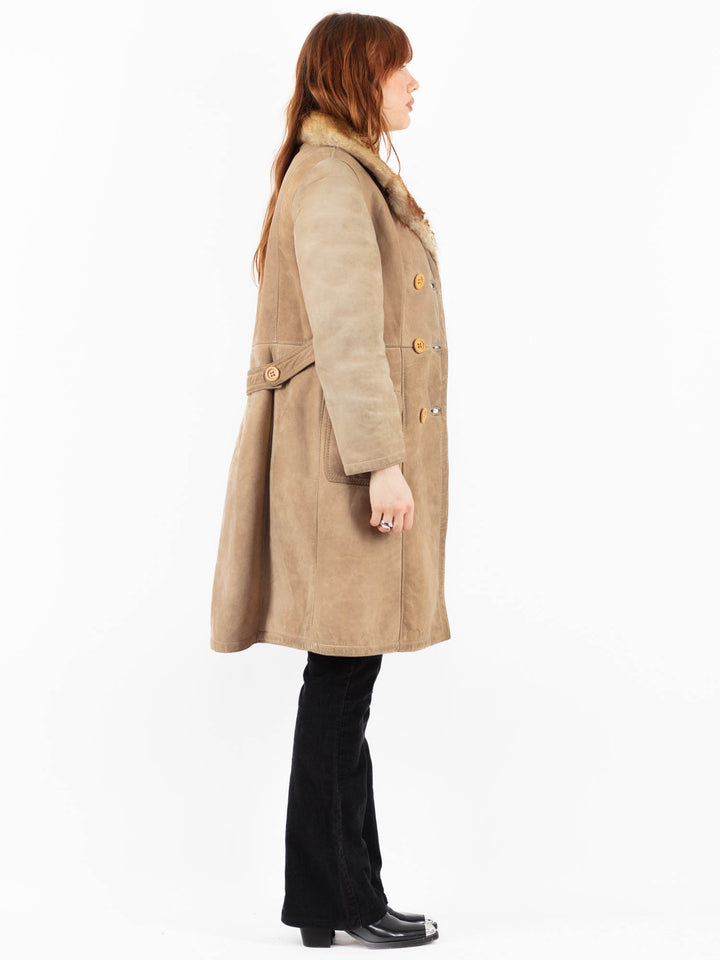 Vintage 70's Women Sheepskin Coat in BeigeV9800