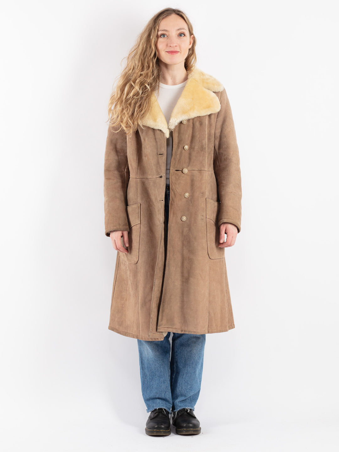 Vintage 70's Women Sheepskin Coat in Beige