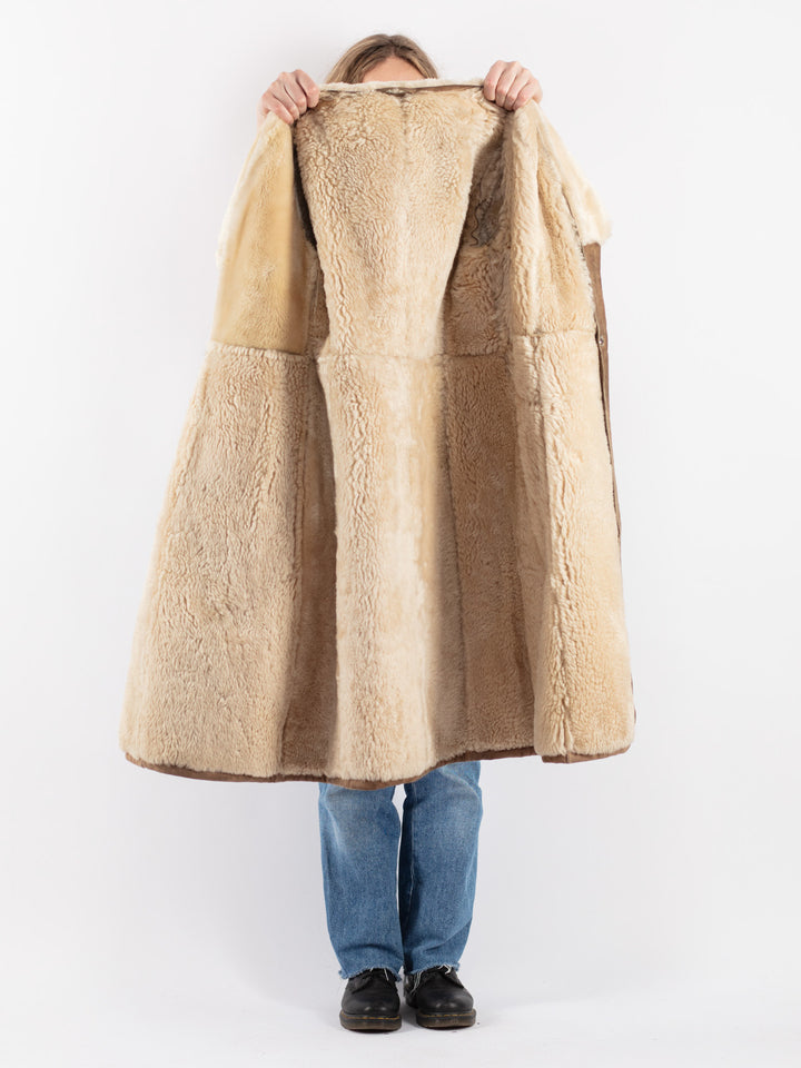 Vintage 70's Women Sheepskin Coat in Beige