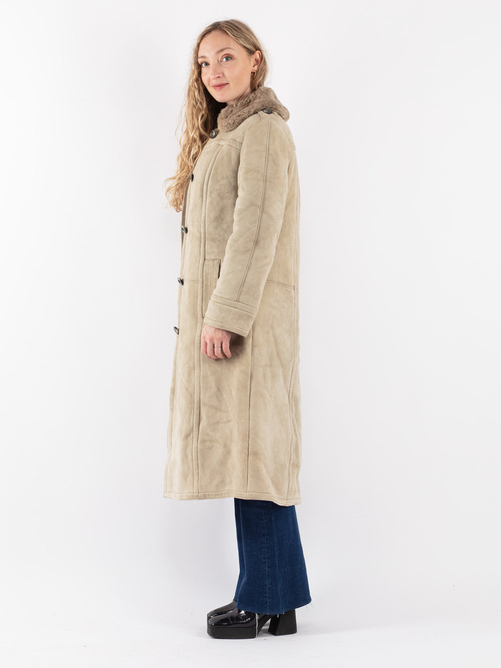 Vintage 70's Women Sheepskin Coat in Beige