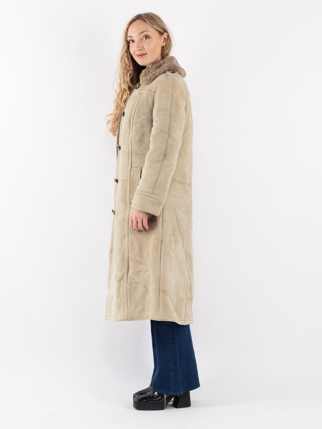 Vintage 70's Women Sheepskin Coat in Beige