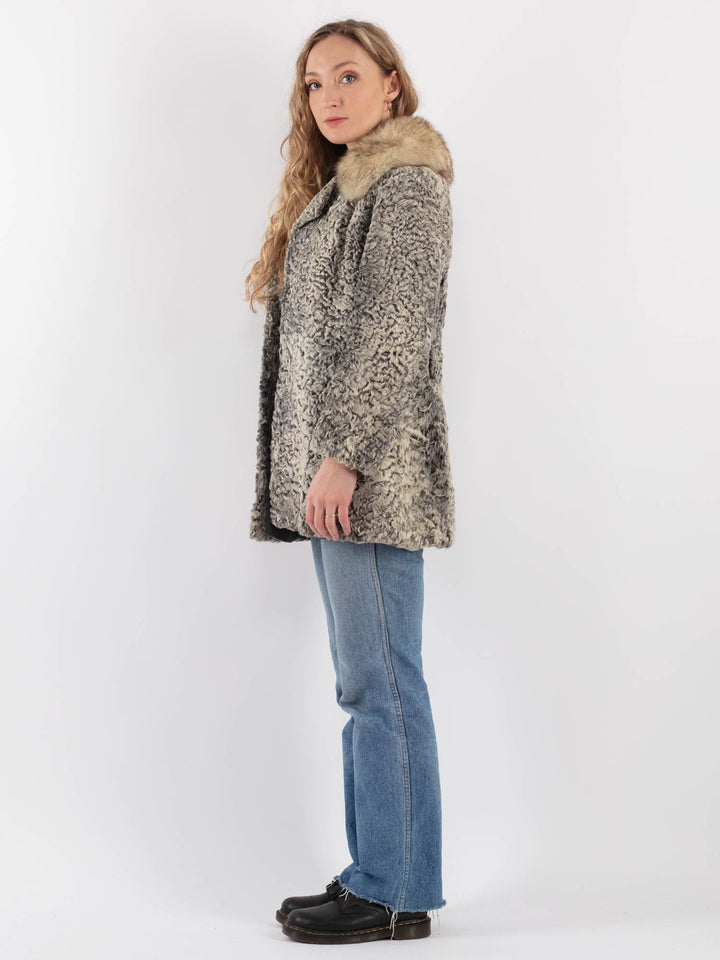 Vintage 70's Women Sheepskin Coat in GrayV9260