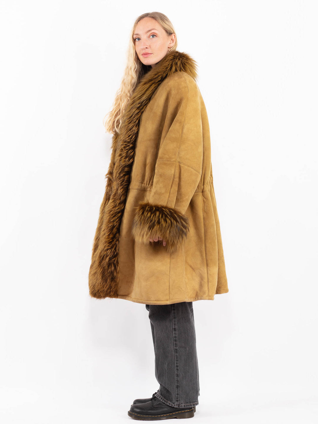 Vintage 70's Women Sheepskin Coat in BrownA0657
