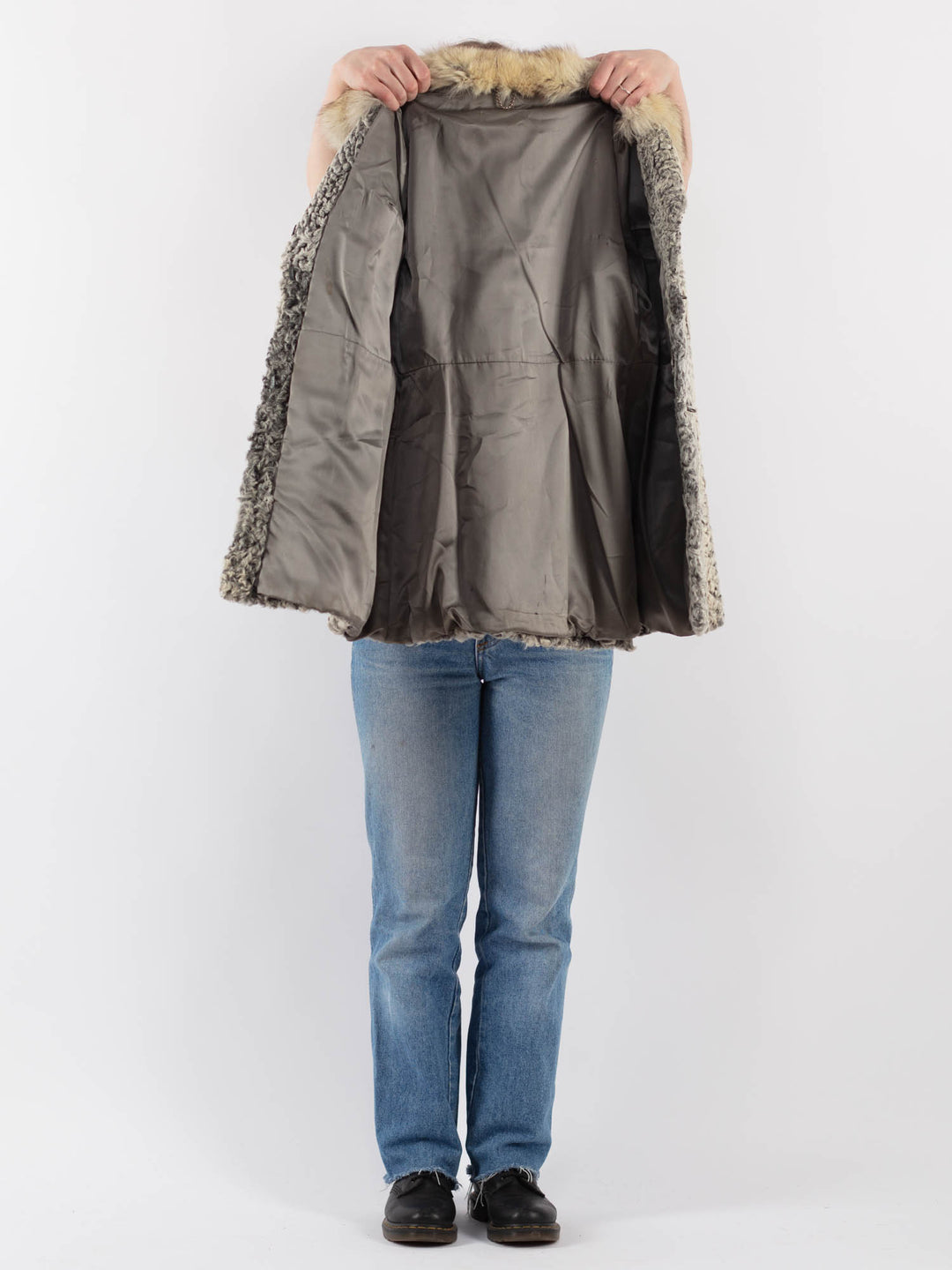 Vintage 70's Women Sheepskin Coat in GrayV9260