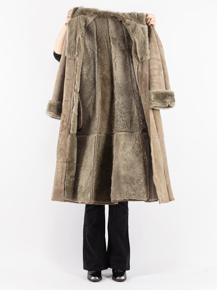 Vintage 70's Women Sheepskin Coat in Beige