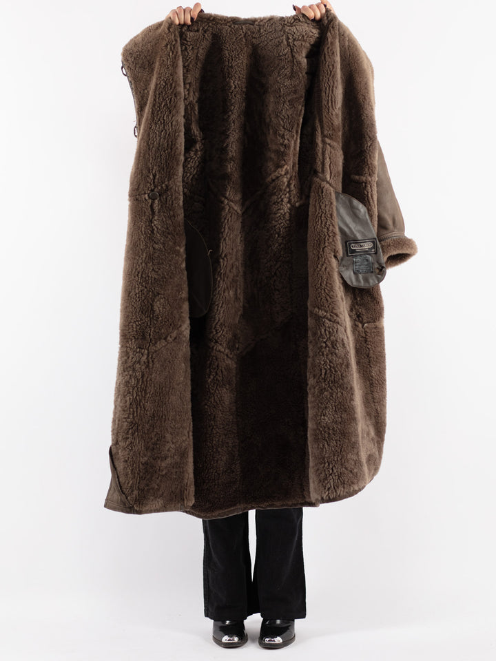 Vintage 70's Women Sheepskin Coat in Brown