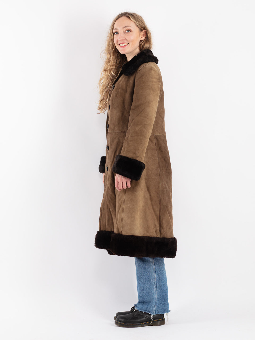 Vintage 70's Women Sheepskin Coat in Beige