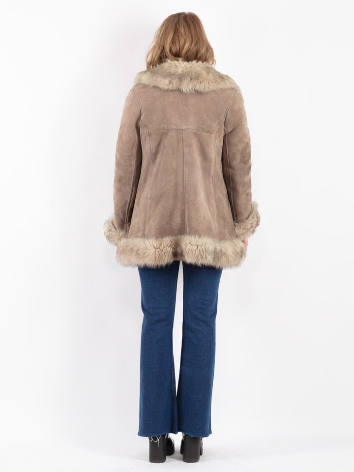 Vintage 70's Women Sheepskin Coat in Beige