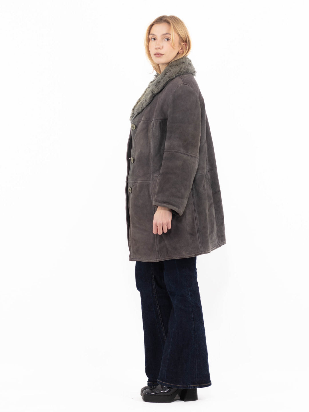 Vintage 70's Women Sheepskin Coat in GrayA1158