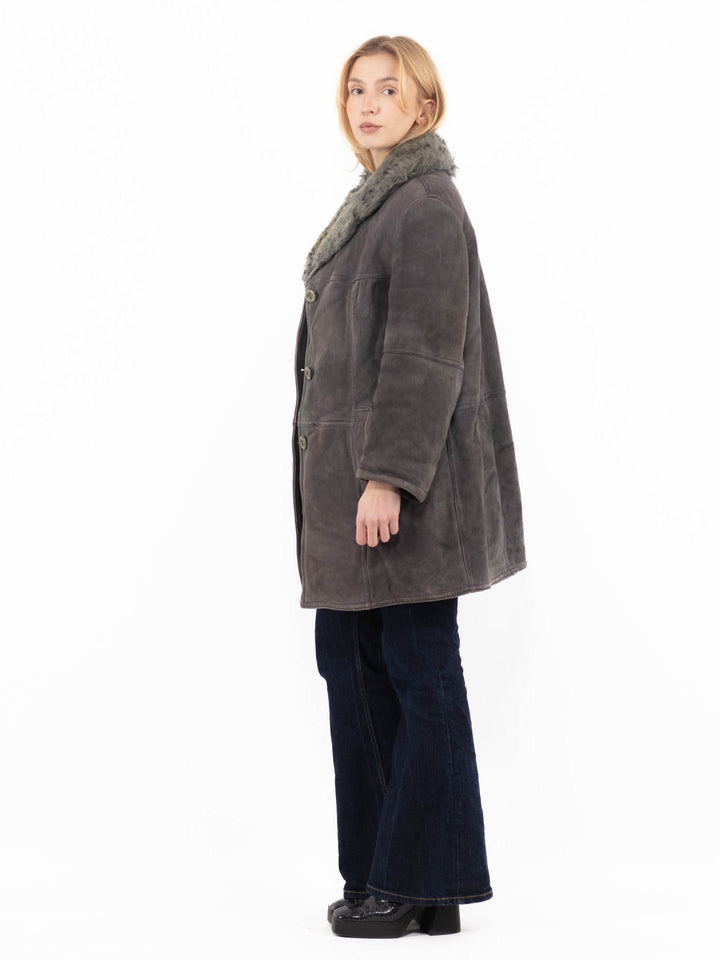 Vintage 70's Women Sheepskin Coat in GrayA1158