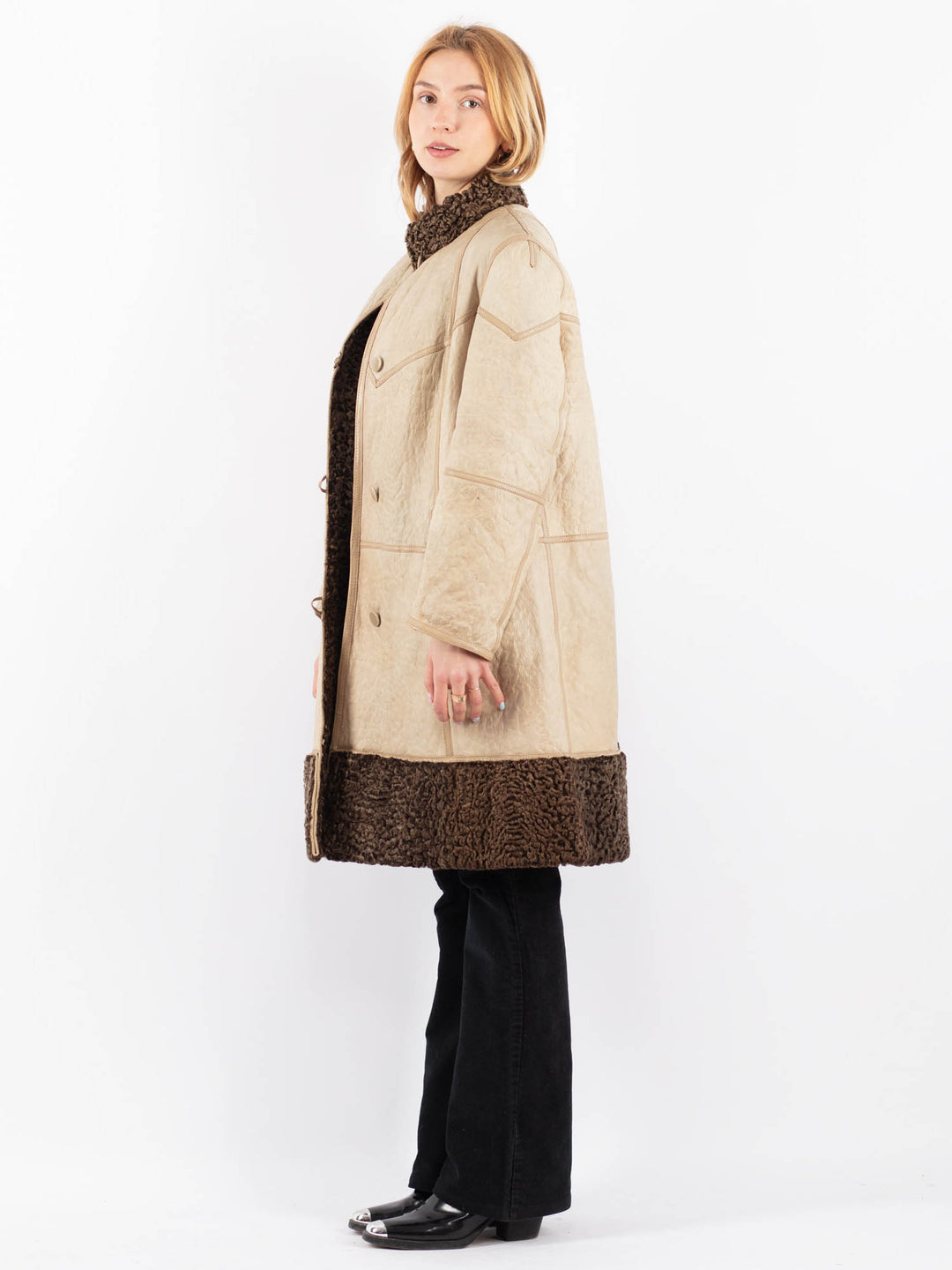 Vintage 70's Women Sheepskin Coat in BeigeV9694