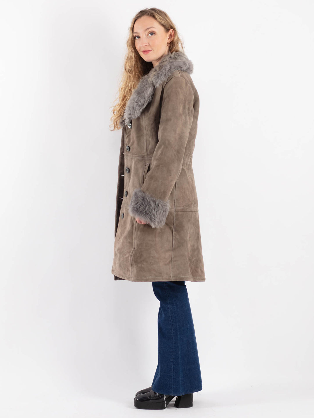 Vintage 70's Women Sheepskin Coat in Beige