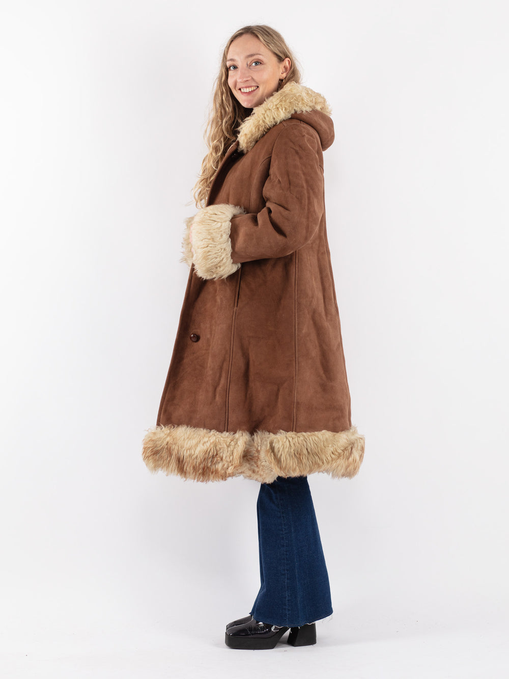 Vintage 70's Women Sheepskin Coat in Brown