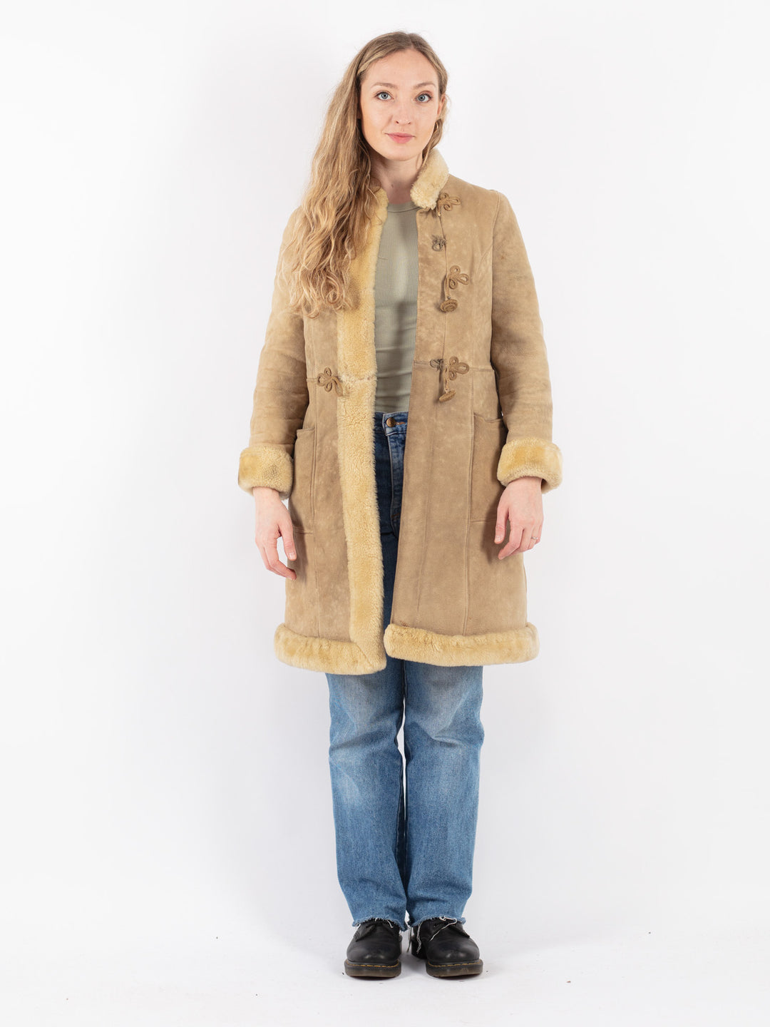 Vintage 70's Women Sheepskin Coat in Beige