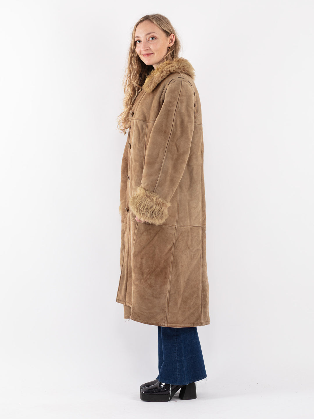 Vintage 70's Women Sheepskin Coat in Beige