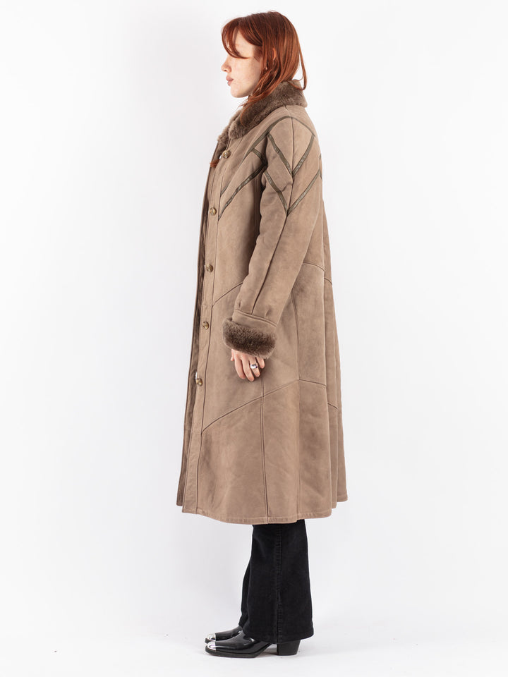 Vintage 70's Women Sheepskin Coat in Beige
