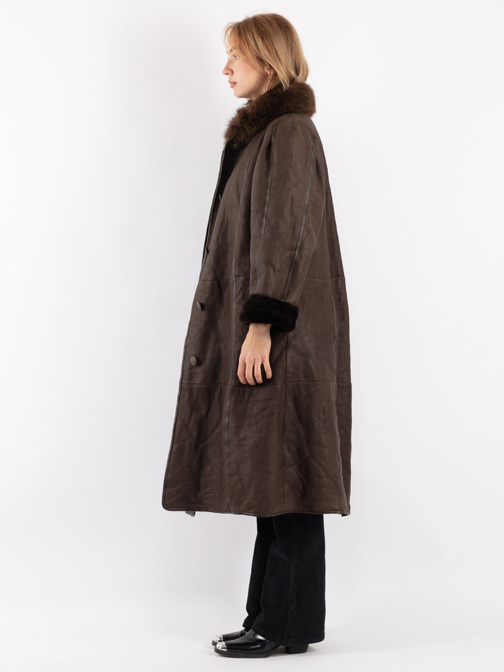 Vintage 70's Women Sheepskin Coat in Brown