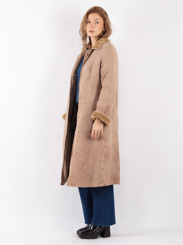 Vintage 70's Women Sheepskin Coat in Beige