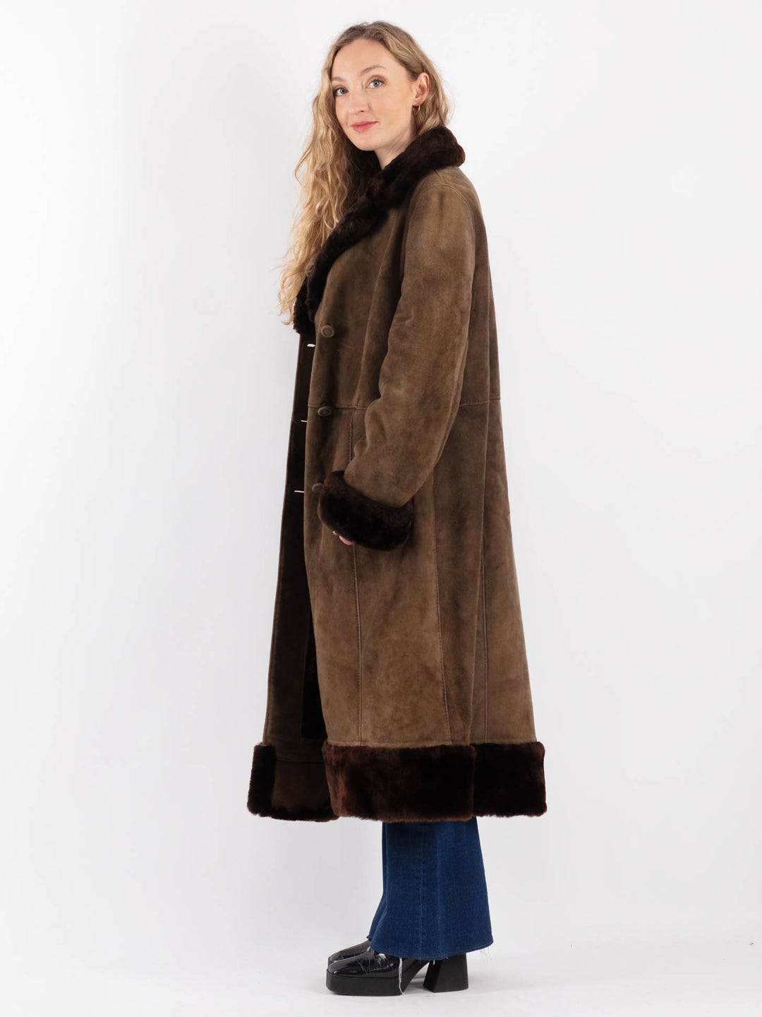 Vintage 70's Women Sheepskin Coat in BeigeV9202