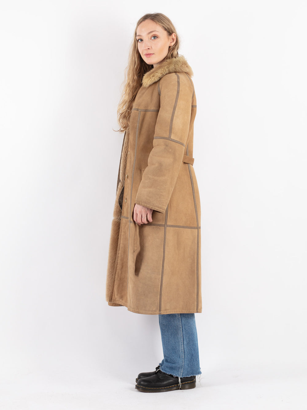 Vintage 70's Women Sheepskin Coat in Beige