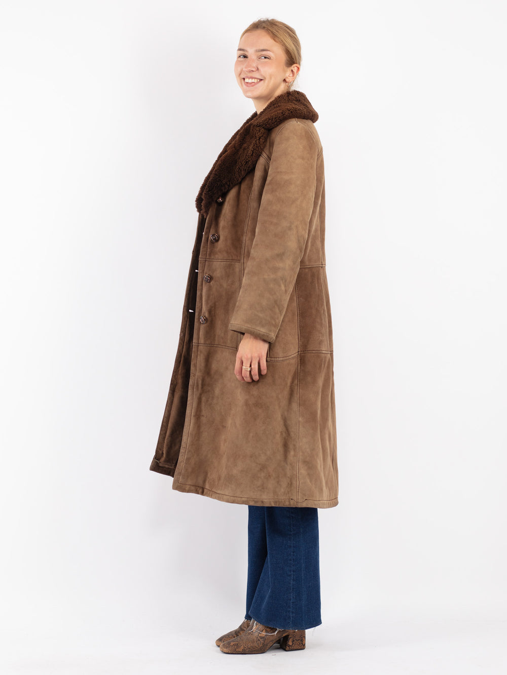Vintage 70's Women Sheepskin Coat in Brown