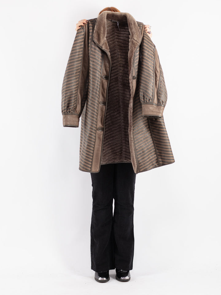 Vintage 70's Women Sheepskin Coat in Beige