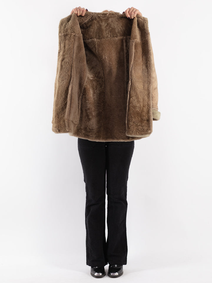 Vintage 70's Women Hooded Sheepskin Coat in Beige