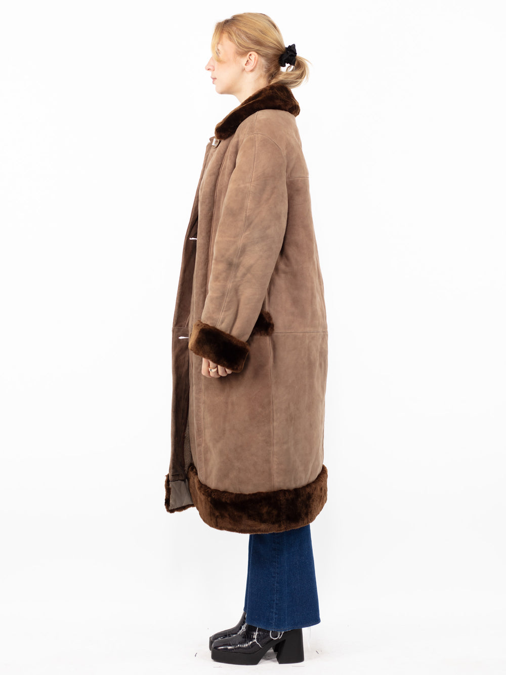 Vintage 70's Women Sheepskin Coat in BrownA0862