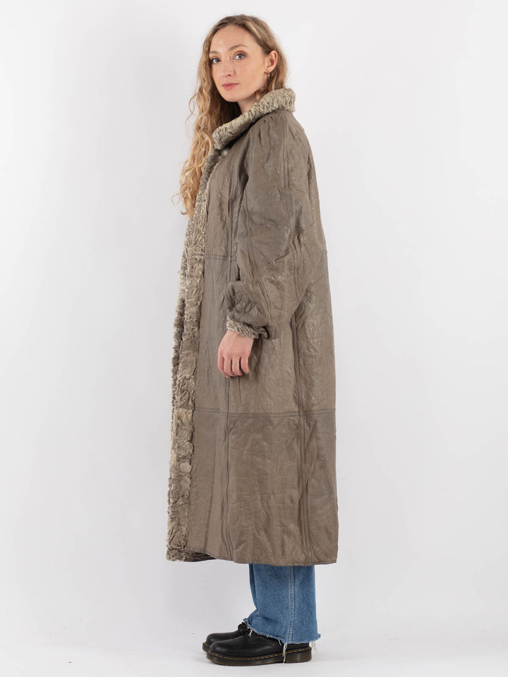 Vintage 70's Women Sheepskin Coat in Gray