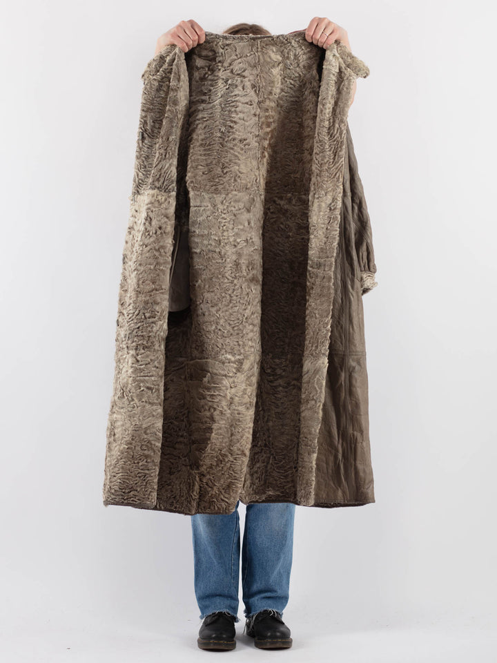 Vintage 70's Women Sheepskin Coat in Gray