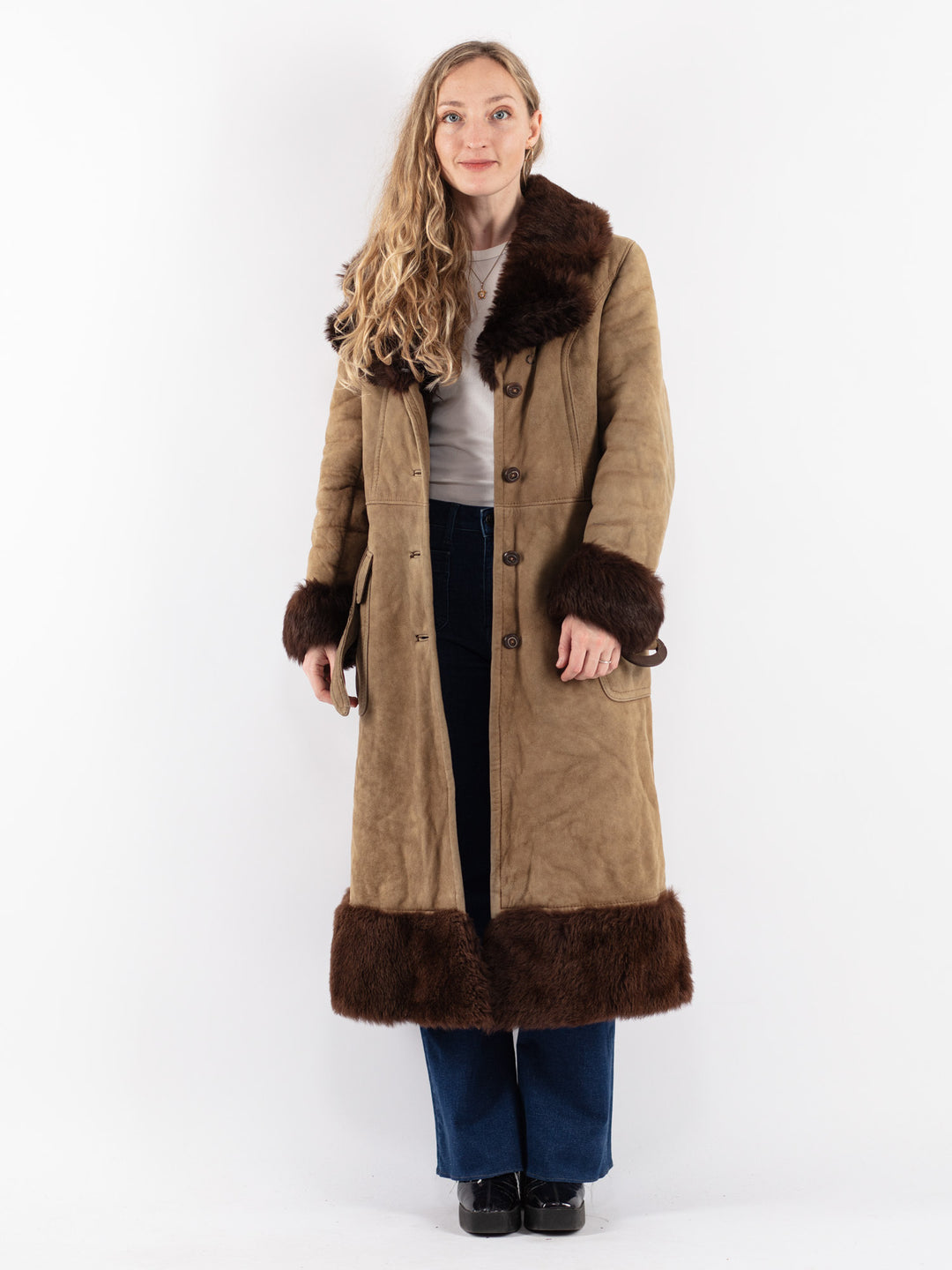 Vintage 70's Women Sheepskin Coat in Beige