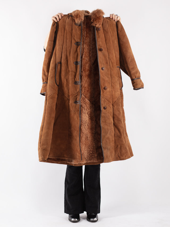 Vintage 70's Women Sheepskin Coat in Brown